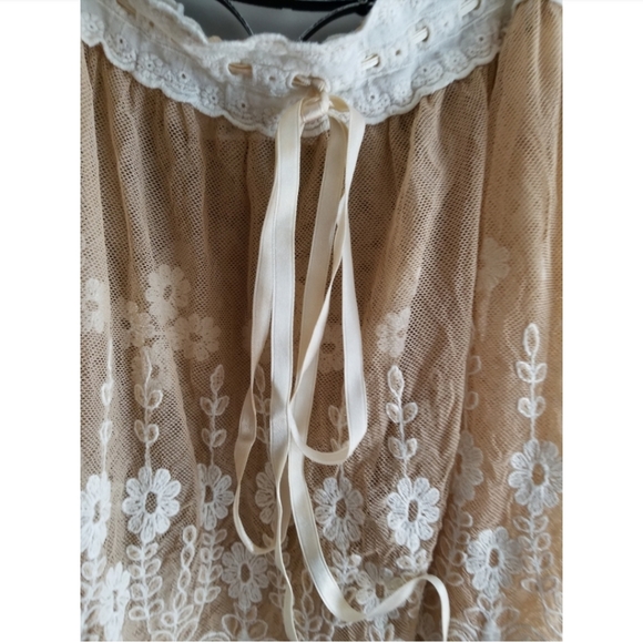 Anthropologie Hazel Tulle Embroidered Boho Top - Picture 4 of 8